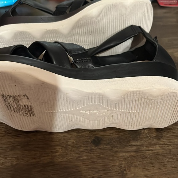 Clark’s gladiator sandals - Picture 6 of 10